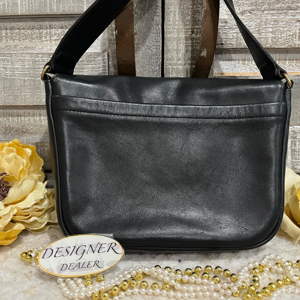 Authentic COACH Vintage Small Flap Shoulder Bag Black GUC! - Picture 3 of 12